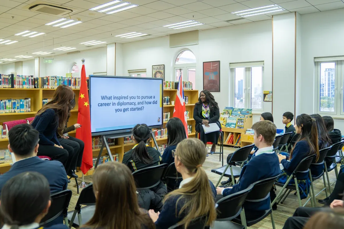 Pupil Leadership discuss with British ConsulGeneral  2025